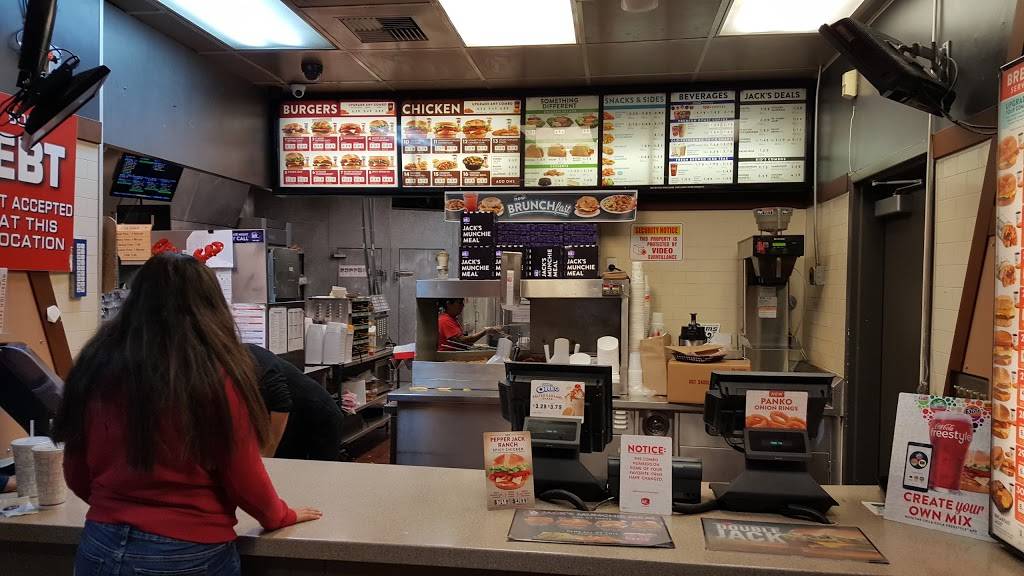 Jack in the Box | restaurant | 2001 E Artesia Blvd, Long Beach, CA 90805, USA | 5625316894 OR +1 562-531-6894