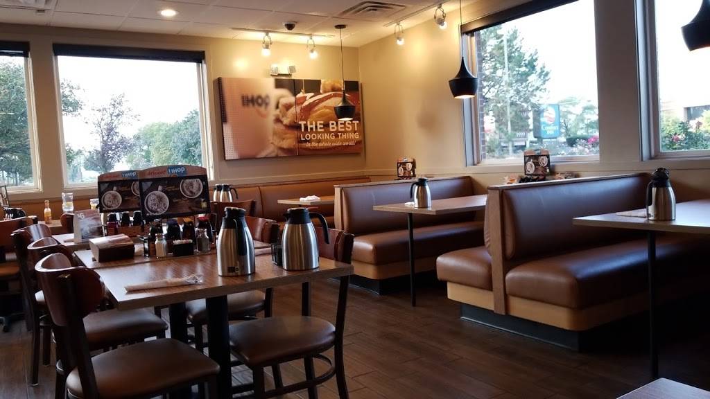 IHOP | bakery | 14200 Middlebelt Rd, Livonia, MI 48154, USA | 7344224467 OR +1 734-422-4467