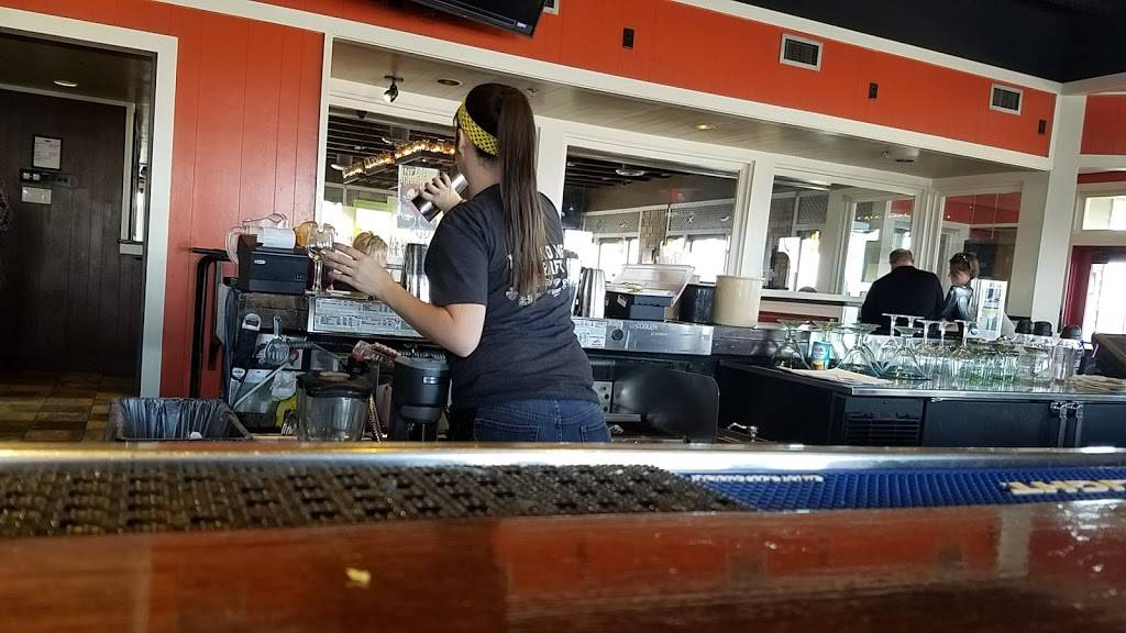 Chilis Grill & Bar | meal takeaway | 8445 N Rockwell Ave, Oklahoma City, OK 73132, USA | 4057285424 OR +1 405-728-5424