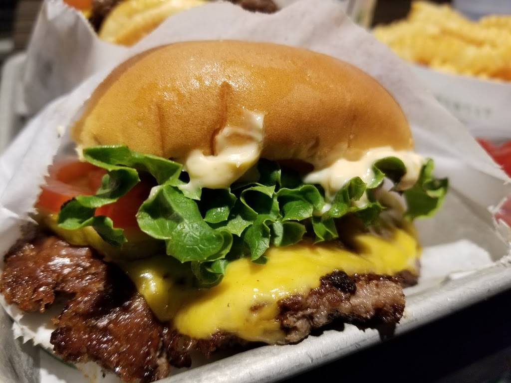 Shake Shack | restaurant | 1400 14th St NW, Washington, DC 20005, USA | 2026020493 OR +1 202-602-0493