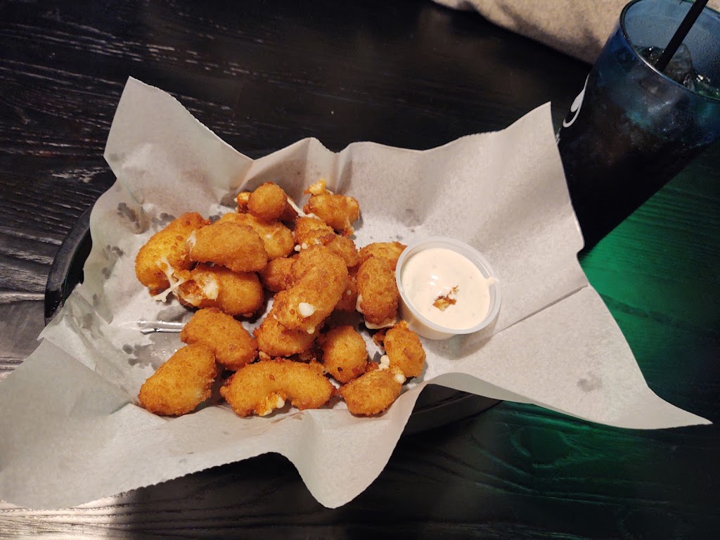 Hatleys Pub | restaurant | 435 E Grand Ave, Beloit, WI 53511, USA | 6083122030 OR +1 608-312-2030