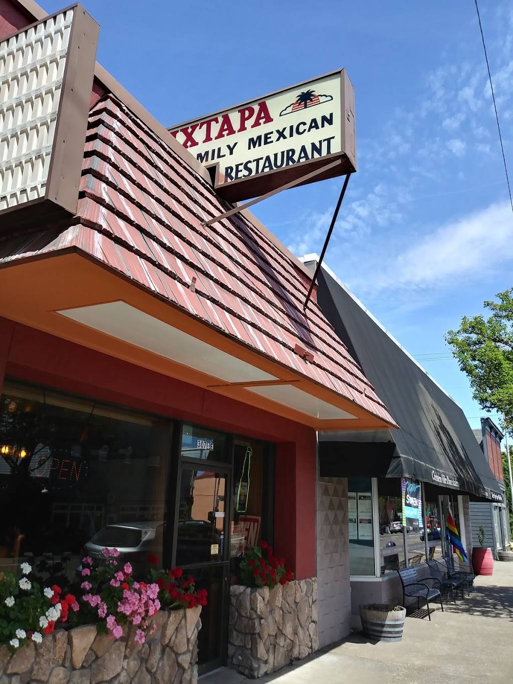 Ixtapa Restaurant | restaurant | 307 E 1st St, Newberg, OR 97132, USA | 5035385956 OR +1 503-538-5956