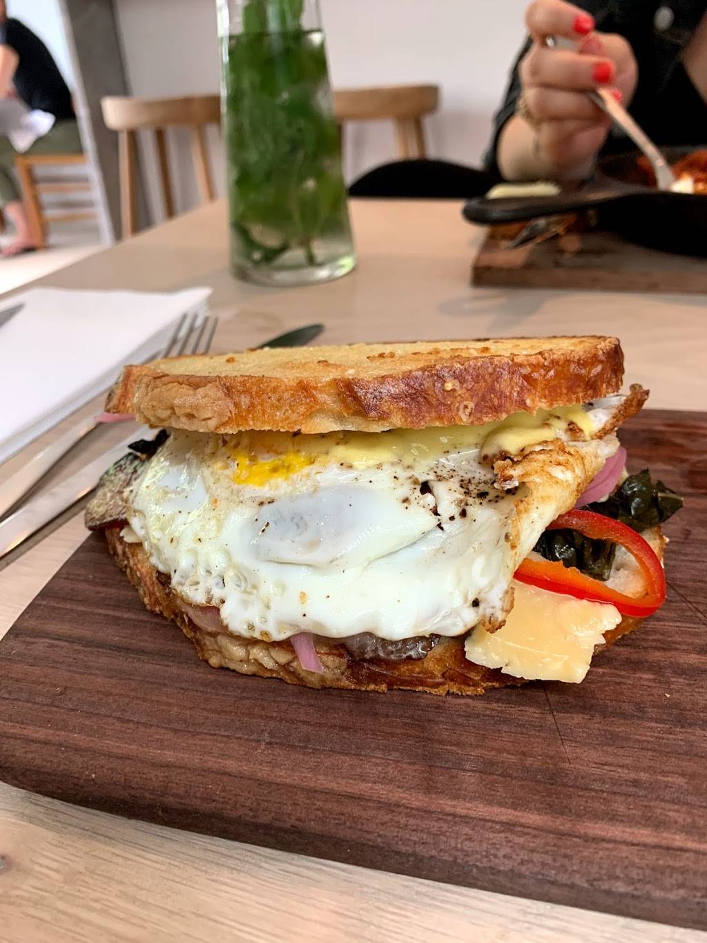 Carissas the Bakery | restaurant | 221 Pantigo Rd, East Hampton, NY 11937, USA | 6316045911 OR +1 631-604-5911