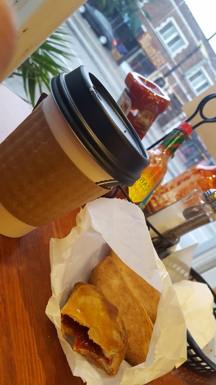 Cuscatleca Bakery | bakery | 3949, 2501 Sunset Blvd, Los Angeles, CA 90026, USA | 2134830432 OR +1 213-483-0432