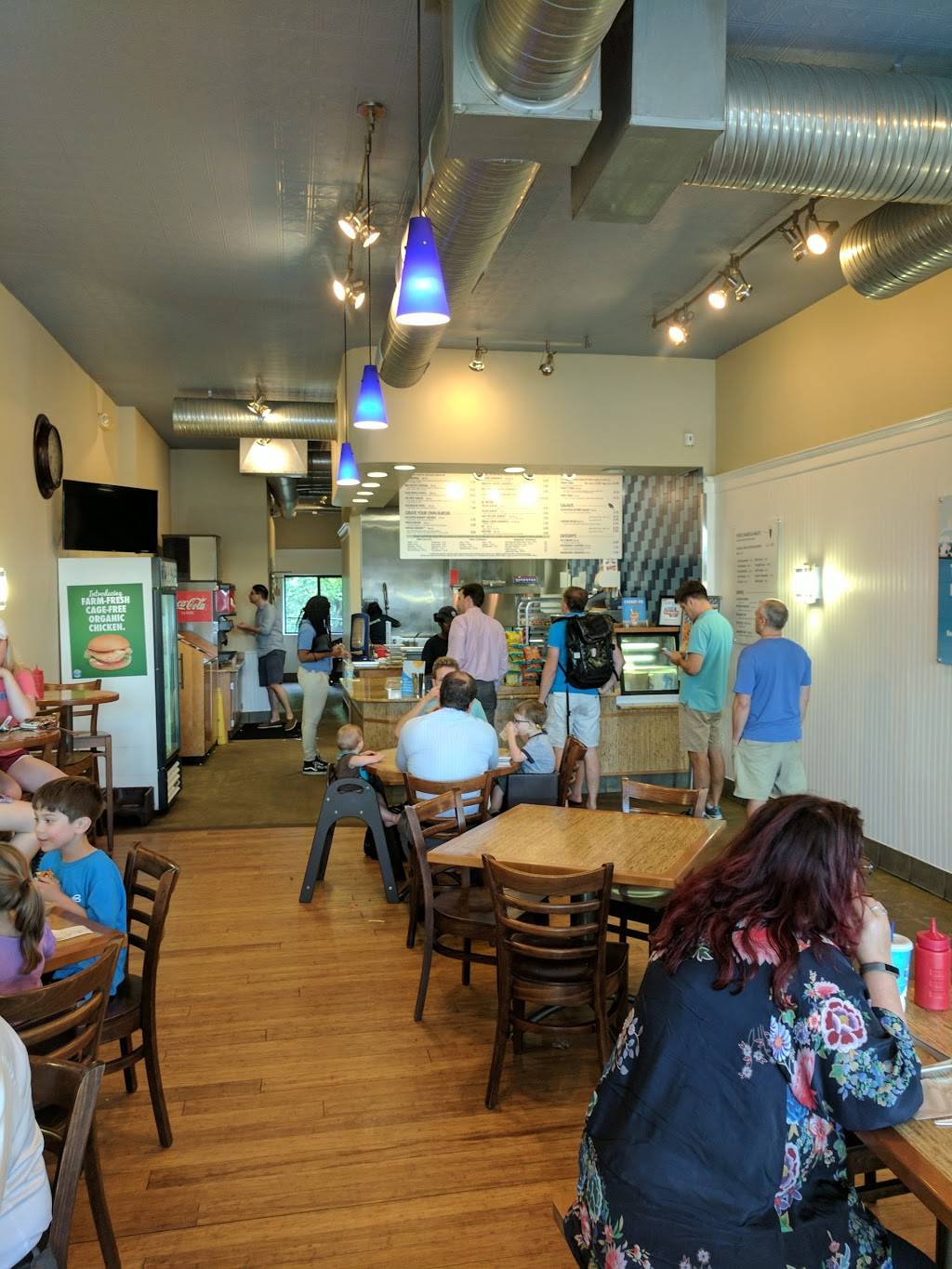 Elevation Burger | meal takeaway | 2447 N Harrison St, Arlington, VA 22207, USA | 7035342302 OR +1 703-534-2302