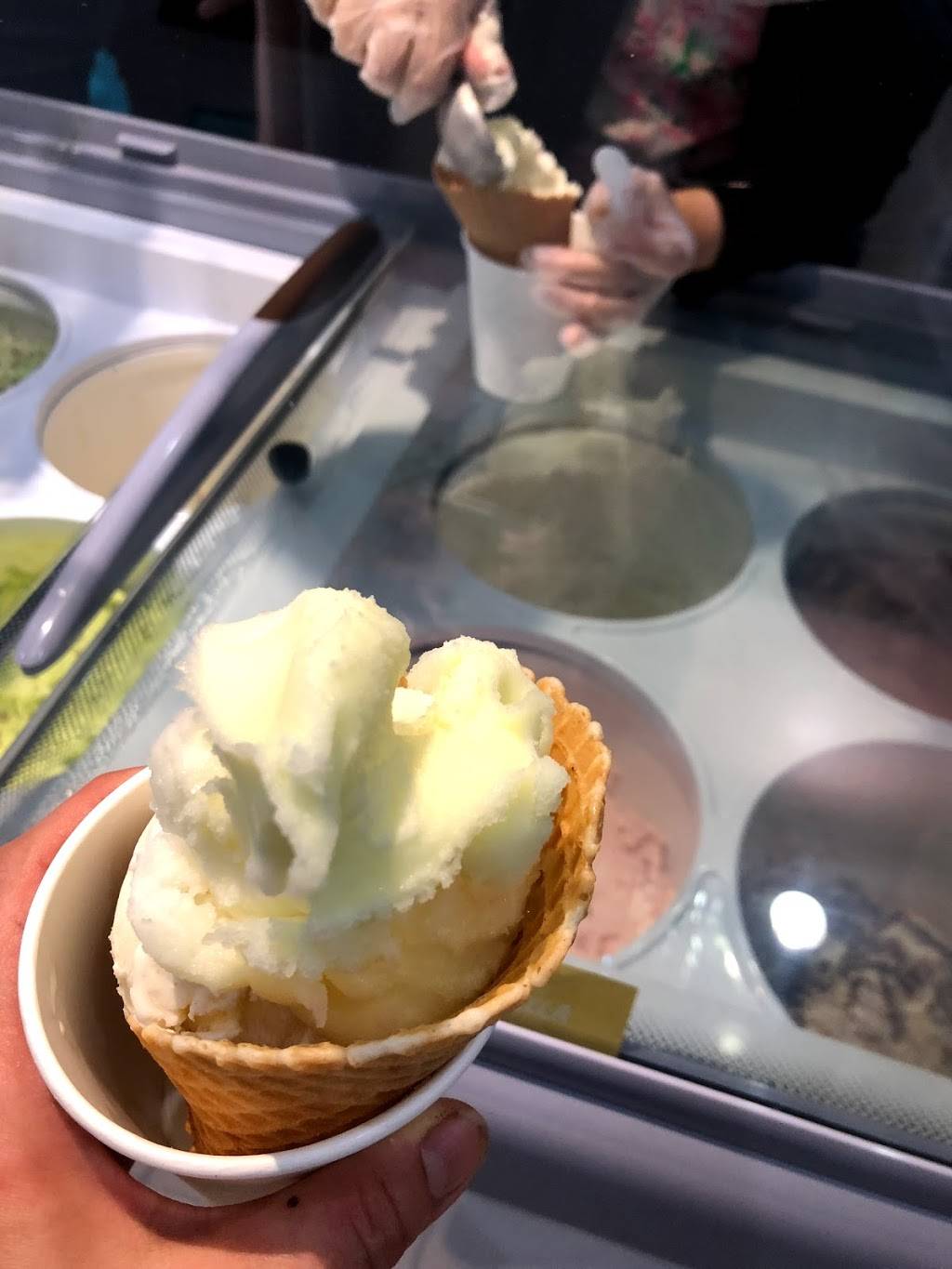 A la mode Pies and Ice Cream | restaurant | 14698 Lee Hwy, Gainesville, VA 20155, USA | 7037431389 OR +1 703-743-1389