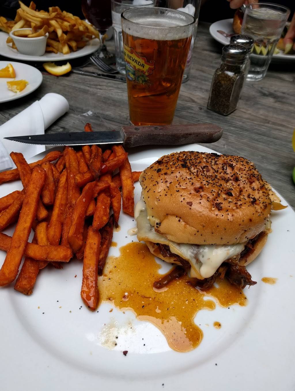 JJ Coopers - American Restaurant & Bar | restaurant | 124 W Park Ave, Long Beach, NY 11561, USA | 5164313133 OR +1 516-431-3133