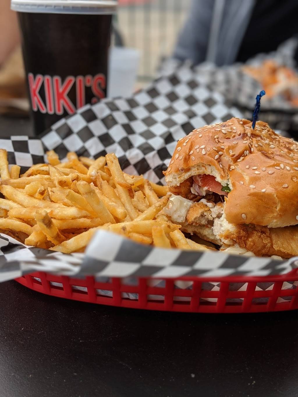 Kikis Chicken Place | restaurant | 313 Iron Point Rd, Folsom, CA 95630, USA | 9162940052 OR +1 916-294-0052