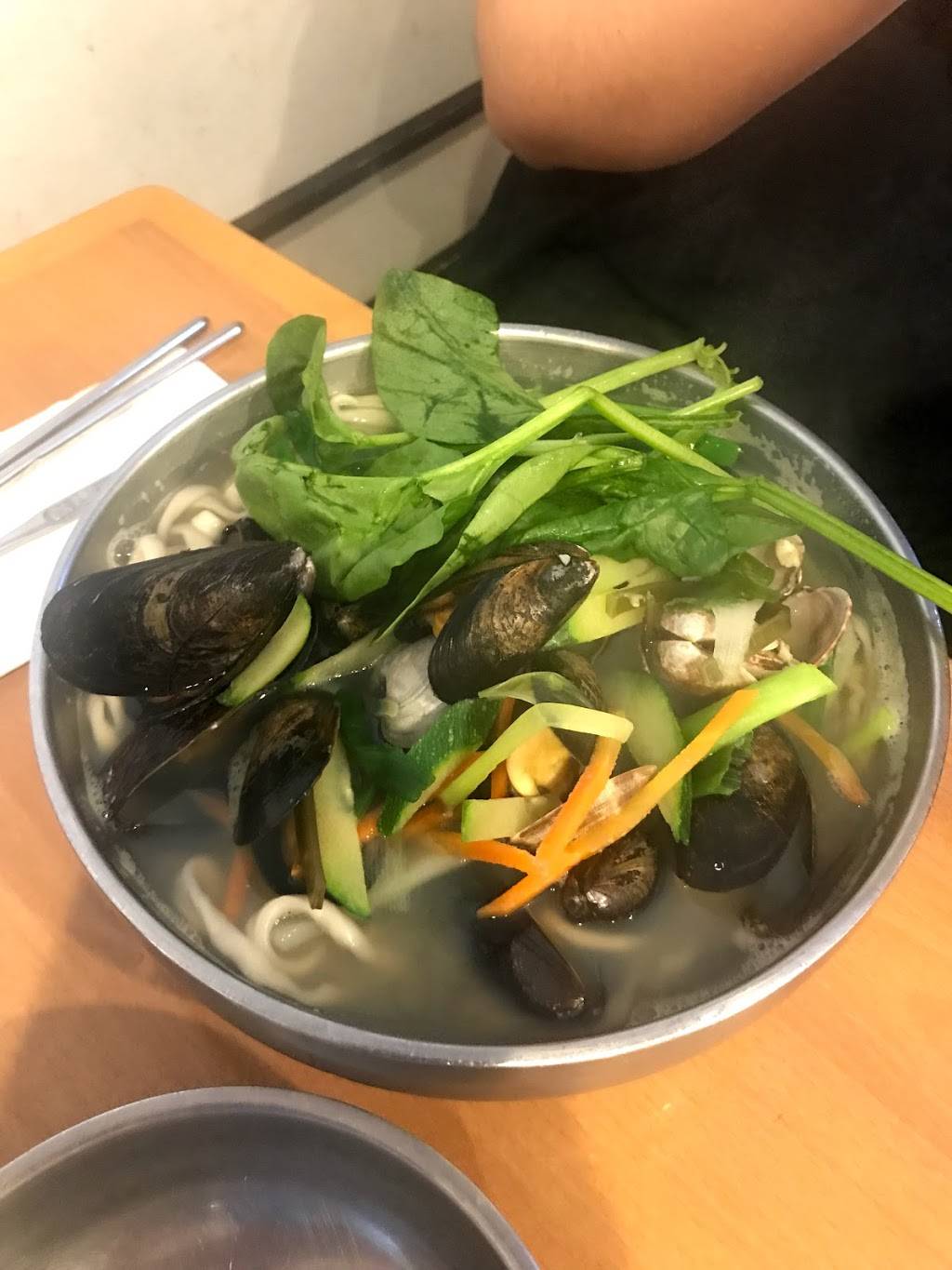 Arirang | restaurant | 41-04 163rd St, Flushing, NY 11358, USA | 7183210185 OR +1 718-321-0185