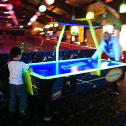 World of Wheels Skate Center | meal takeaway | 1218 Oakes Ave, Superior, WI 54880, USA | 7153921031 OR +1 715-392-1031