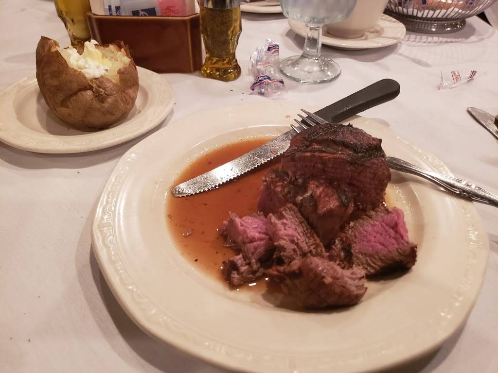 Toms Steak House | restaurant | 1901 W North Ave, Melrose Park, IL 60160, USA | 7083452766 OR +1 708-345-2766