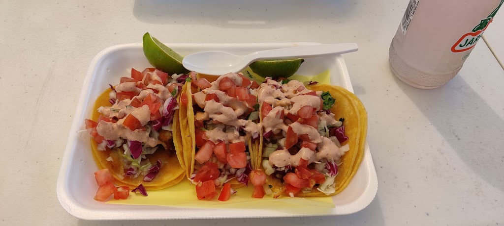 Tacos y hot dogs El giro food truck | restaurant | 13105 E Colossal Cave Rd, Vail, AZ 85641, USA | 5209125514 OR +1 520-912-5514