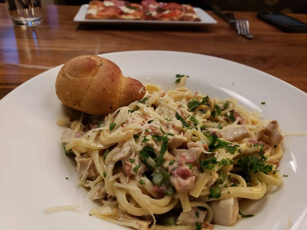 Hy-Vee Market Grille | restaurant | 8701 Douglas Ave, Urbandale, IA 50322, USA | 5152515286 OR +1 515-251-5286