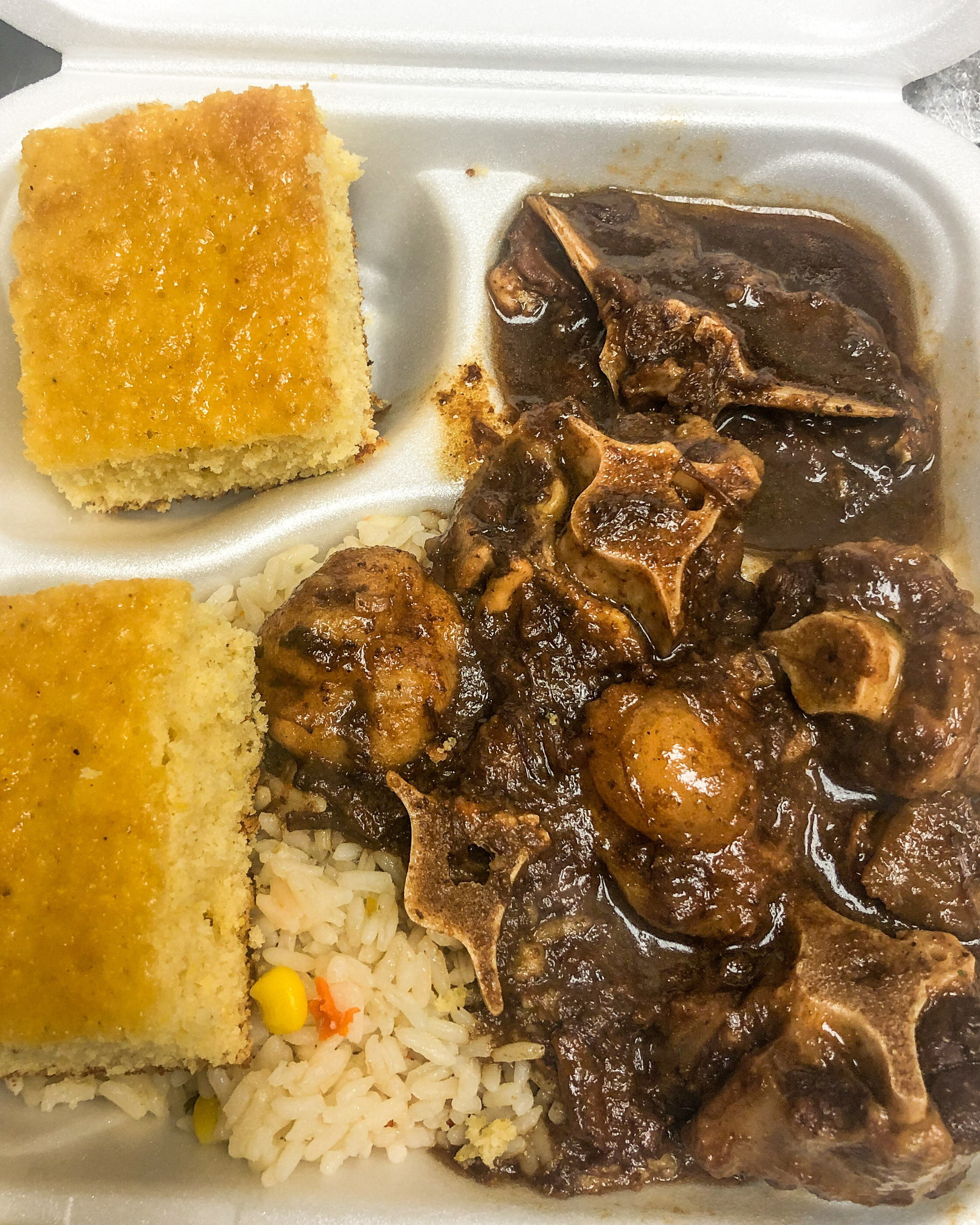 Gees Caribbean Kitchen | restaurant | 140 W McMillan St, Cincinnati, OH 45219, United States | 5136207359 OR +1 513-620-7359