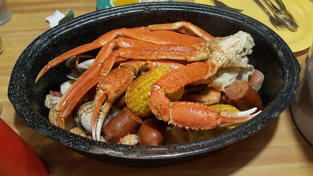 Snapperz Grill & Steam Bar | restaurant | 3710 Arendell St, Morehead City, NC 28557, USA | 2522401313 OR +1 252-240-1313