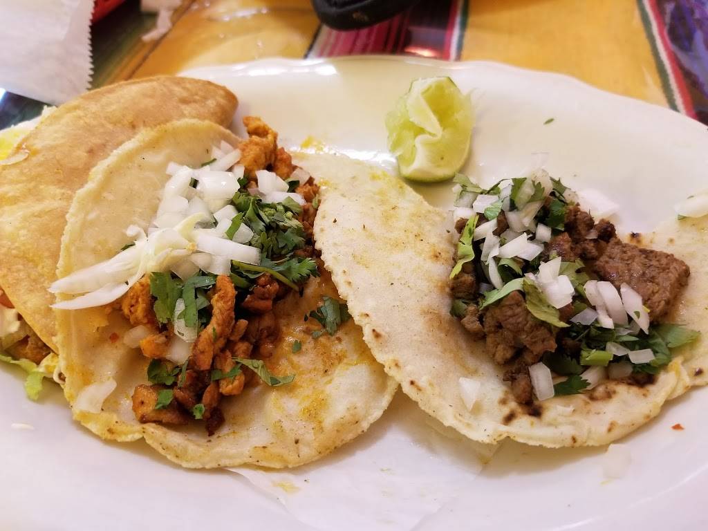 Moctezumas Mexican Restaurant | restaurant | 684 Belmont Ave, Springfield, MA 01108, USA | 4133177977 OR +1 413-317-7977