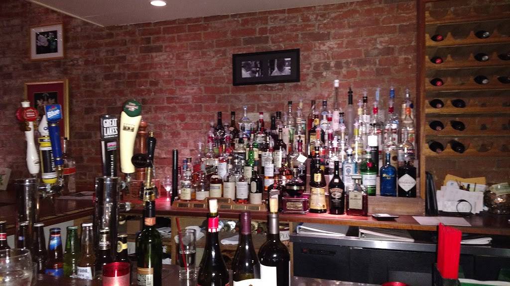 Rose & Thistle | restaurant | 203 Louisiana Ave, Perrysburg, OH 43551, USA | 4198743947 OR +1 419-874-3947