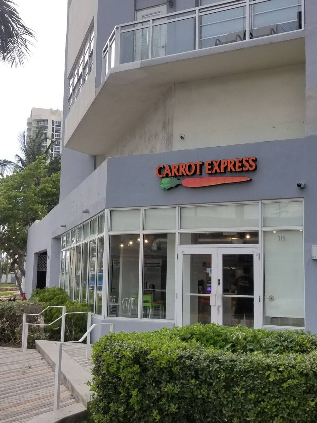 Carrot Express North Beach | restaurant | 7145 Collins Ave, Miami Beach, FL 33141, USA | 7864715597 OR +1 786-471-5597