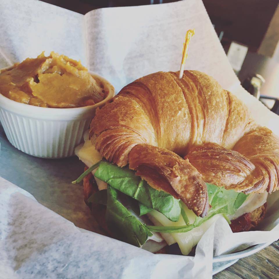 New Albanian Brewing Company Bank Street Brewhouse | restaurant | 415 Bank St, New Albany, IN 47150, USA | 81294425773 OR +1 812-944-2577 ext. 3