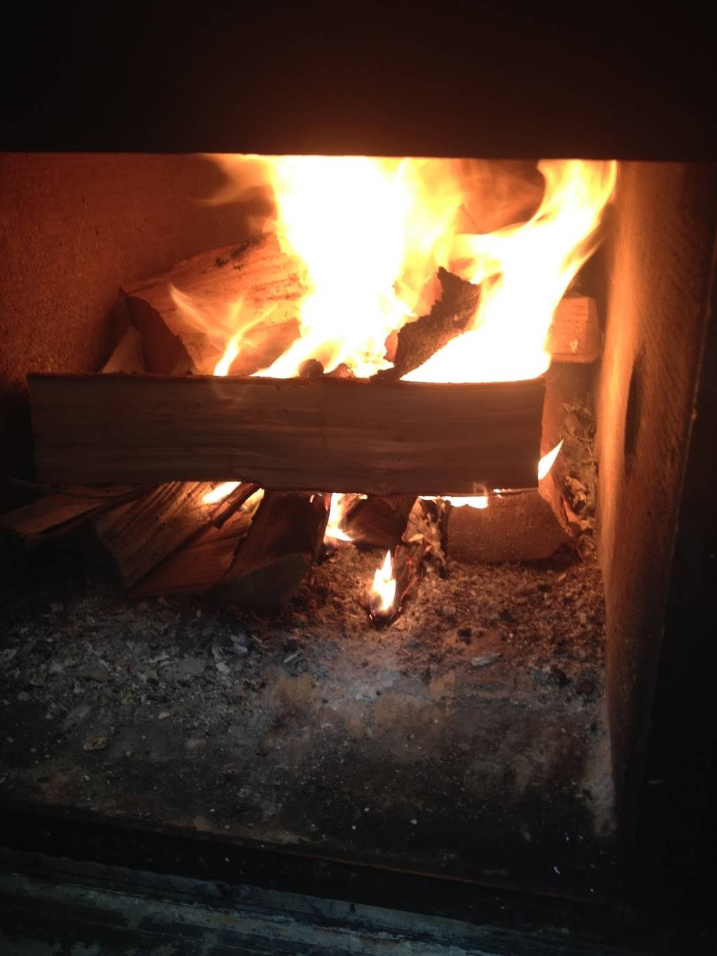 Smoke and Porter Public House | restaurant | 1752 N. U.S. 31 North, Traverse City, MI 49686, USA | 2316425020 OR +1 231-642-5020