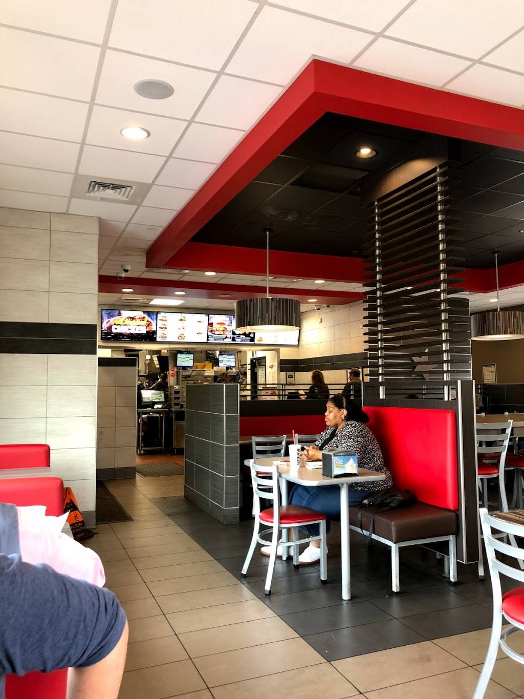 Hardees | restaurant | 4628 Summer Ave, Memphis, TN 38122, USA | 9014981950 OR +1 901-498-1950