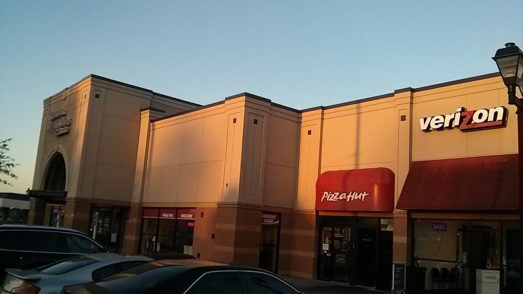 Pizza Hut | meal takeaway | 10945 State Bridge Rd #502, Alpharetta, GA 30022, USA | 7707408686 OR +1 770-740-8686