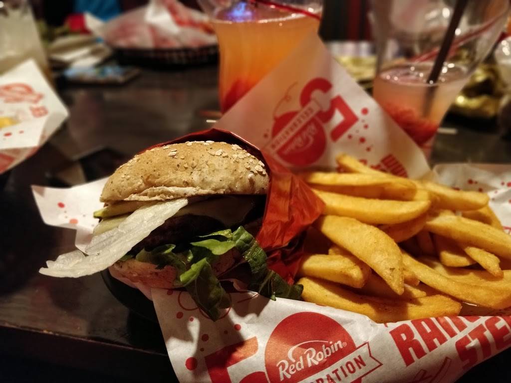 Red Robin Gourmet Burgers and Brews | restaurant | 2440 E Springs Dr, Madison, WI 53704, USA | 6083010435 OR +1 608-301-0435