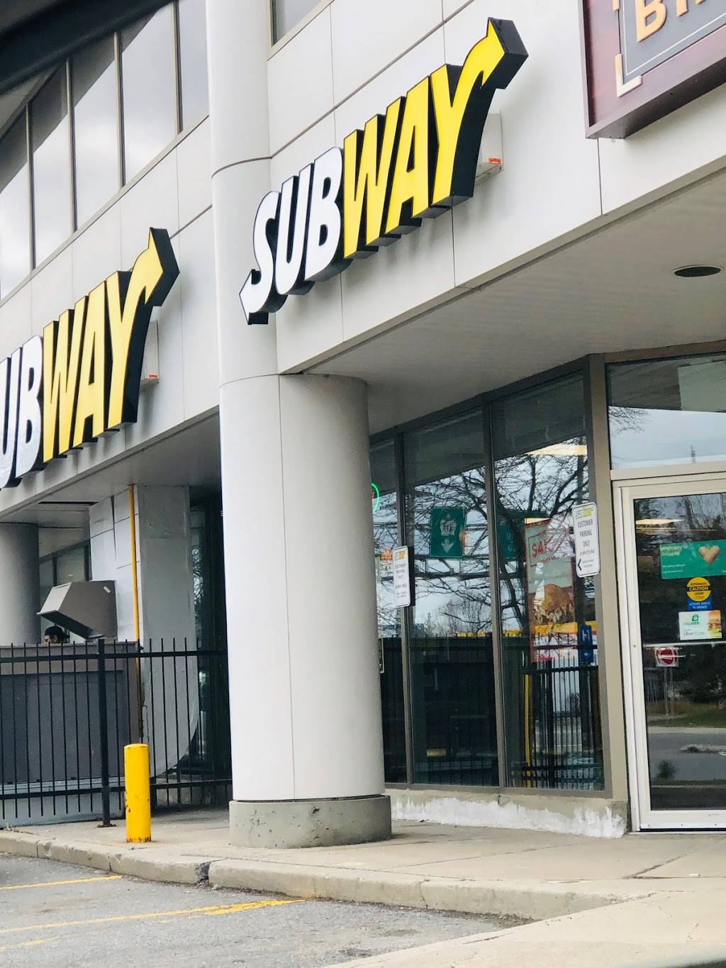Subway | restaurant | 2745 Iris St, Ottawa, ON K2C 3V5, Canada | 6137218000 OR +1 613-721-8000