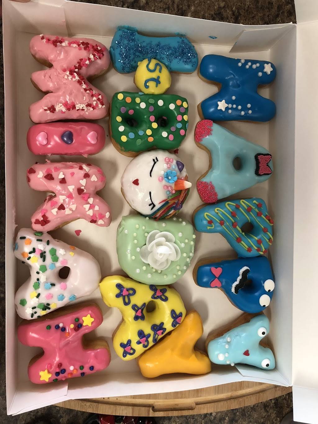 Donutland | restaurant | 574 Interstate Hwy 30, Royse City, TX 75189, USA | 4699847057 OR +1 469-984-7057