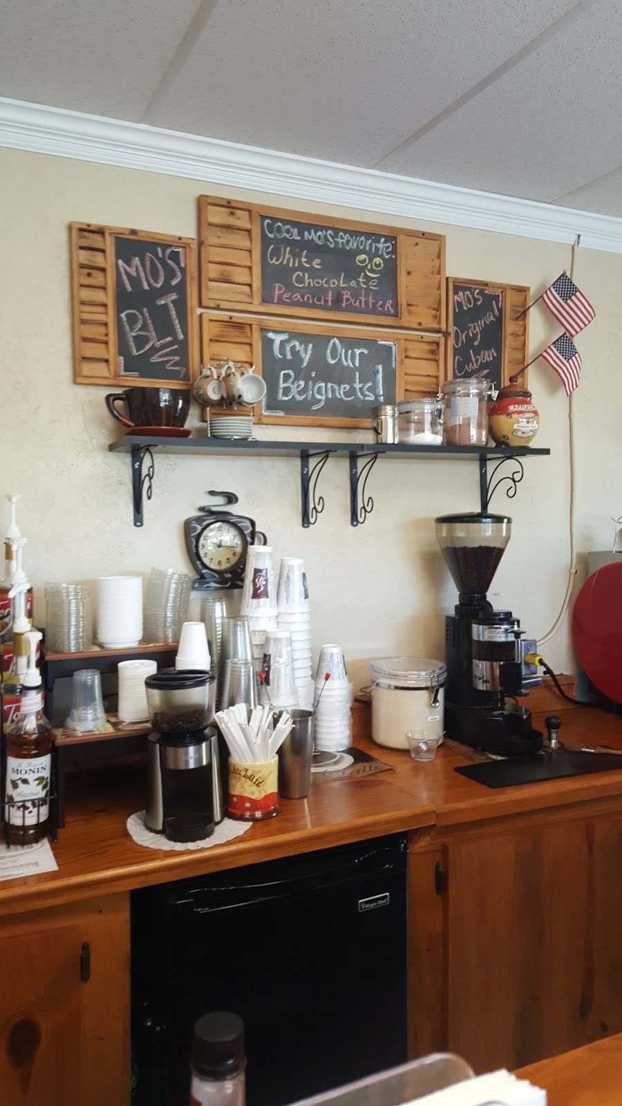 Cool Mos Coffee | cafe | 11406 Dale Mabry Hwy, Tampa, FL 33618, USA | 8133029391 OR +1 813-302-9391