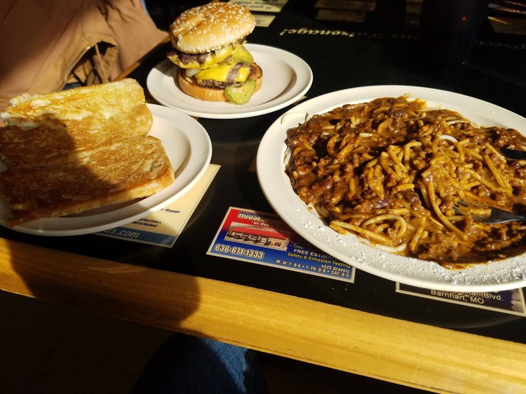 Slingers | restaurant | 1059 Gravois Rd, Fenton, MO 63026, USA | 6363431916 OR +1 636-343-1916