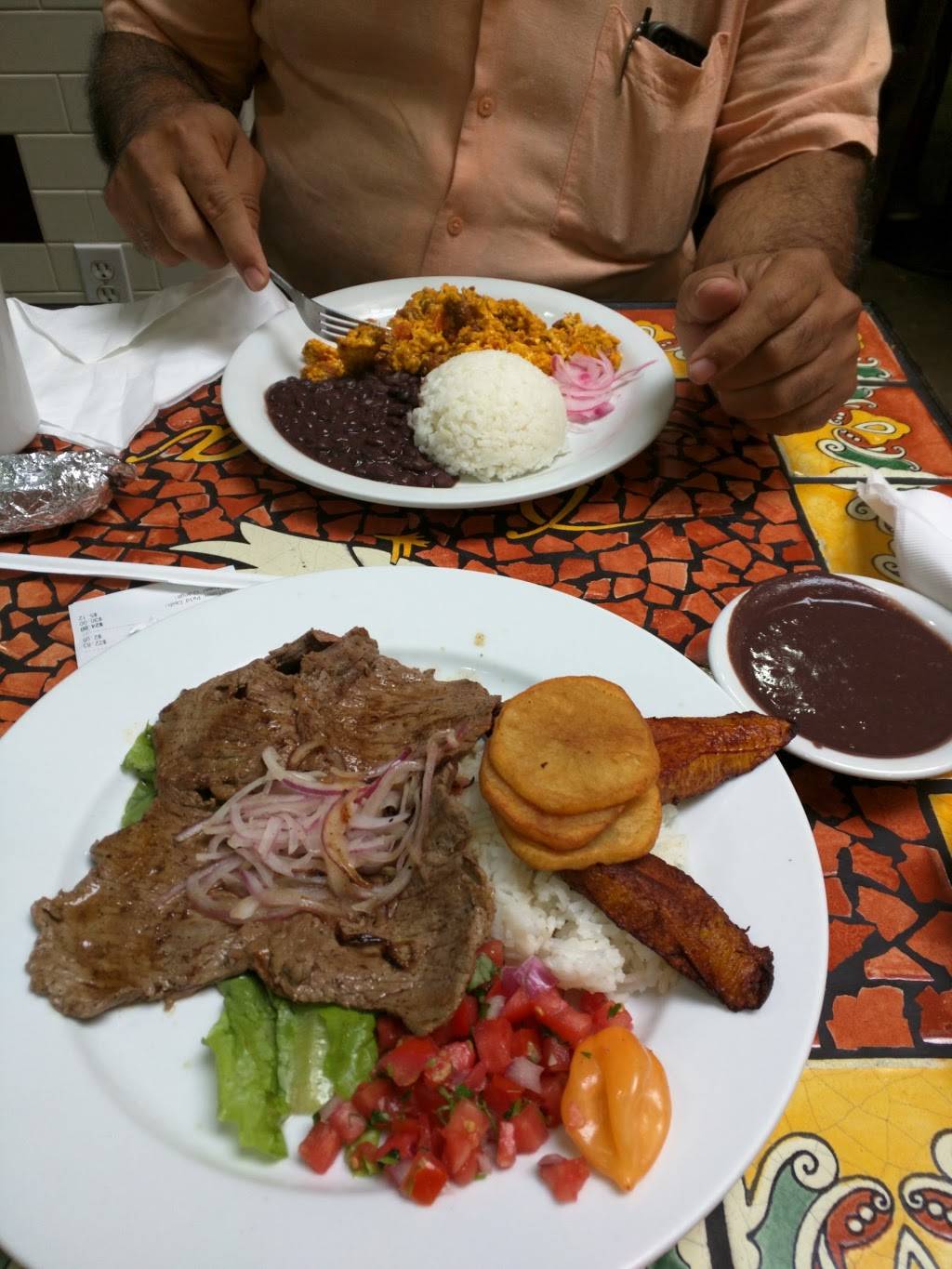 Mercado La Paloma | restaurant | 3655 S Grand Ave #240, Los Angeles, CA 90007, USA | 2137481963 OR +1 213-748-1963