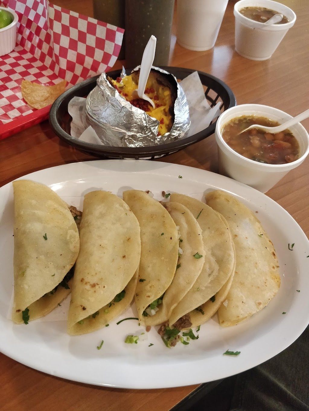 Loros Taqueria | restaurant | 1638 W Main St, Rio Grande City, TX 78582, USA | 9562631462 OR +1 956-263-1462