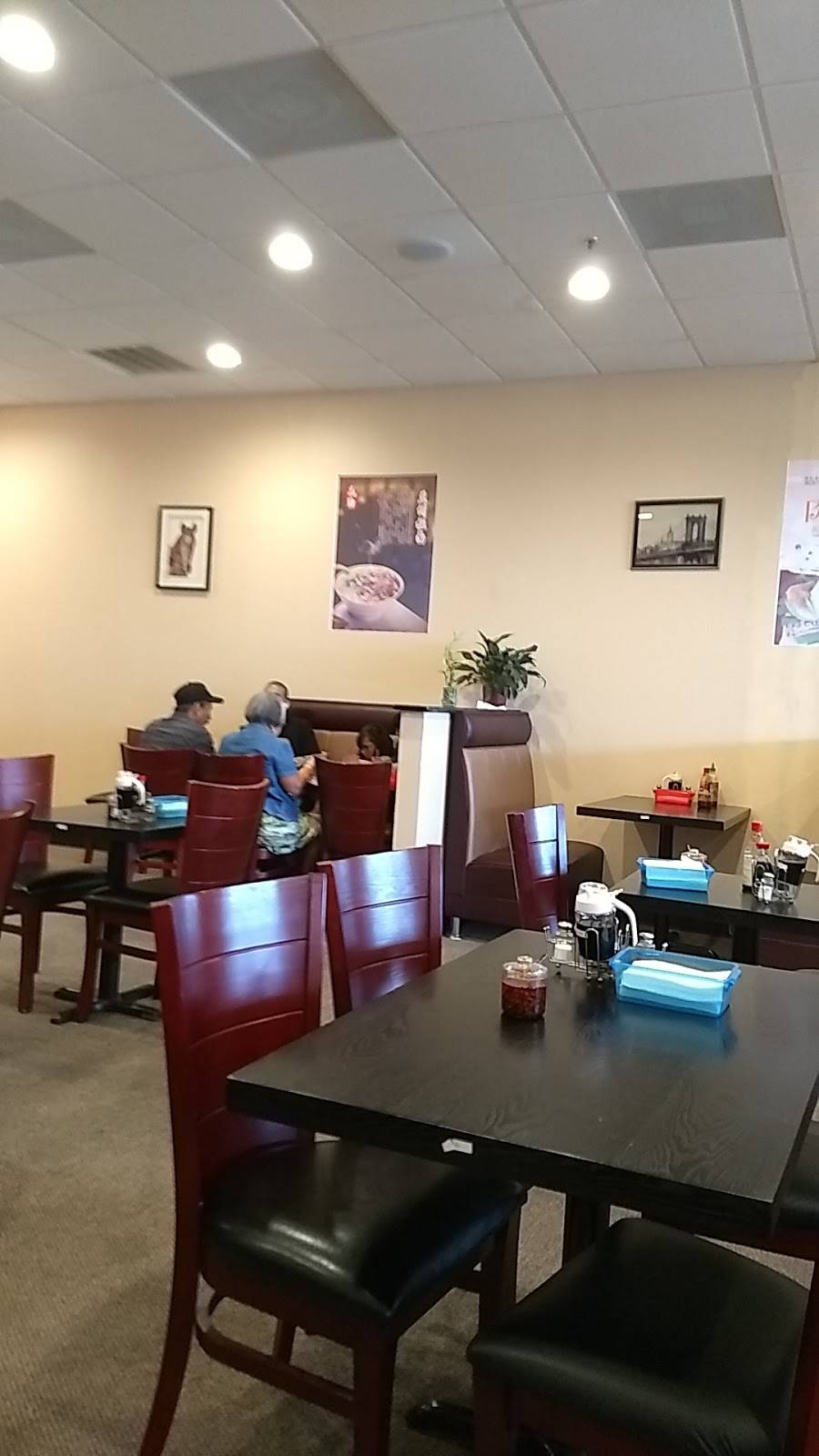 Lucky Noodle | restaurant | 8525 Blanco Rd, San Antonio, TX 78216, USA | 2102679717 OR +1 210-267-9717