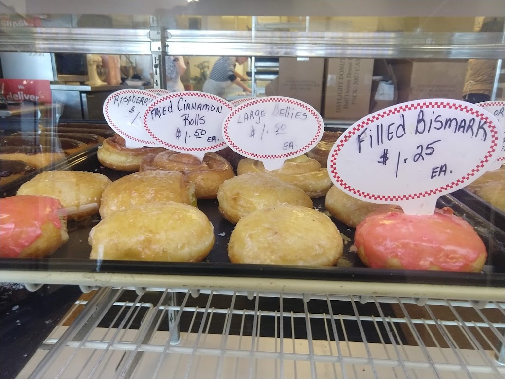 Daylight Donuts | restaurant | 4693 W Yellowstone Hwy, Mills, WY 82604, USA | 3073371157 OR +1 307-337-1157