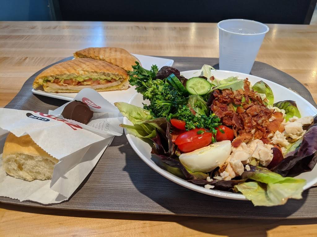 Cafe Zupas | restaurant | 12415 Wayzata Blvd Suite #14, Minnetonka, MN 55305, USA | 6514358470 OR +1 651-435-8470