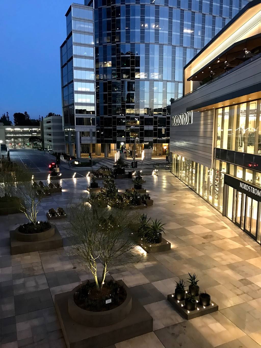 Westfield Century City | shopping mall | 10250 Santa Monica Blvd, Los Angeles, CA 90067, USA | 3102773898 OR +1 310-277-3898