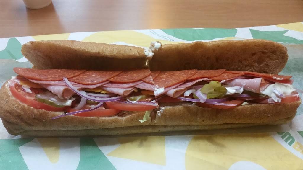 Subway | meal takeaway | 6890 W 12th Avenue Store #8, Hialeah, FL 33014, USA | 3055581902 OR +1 305-558-1902