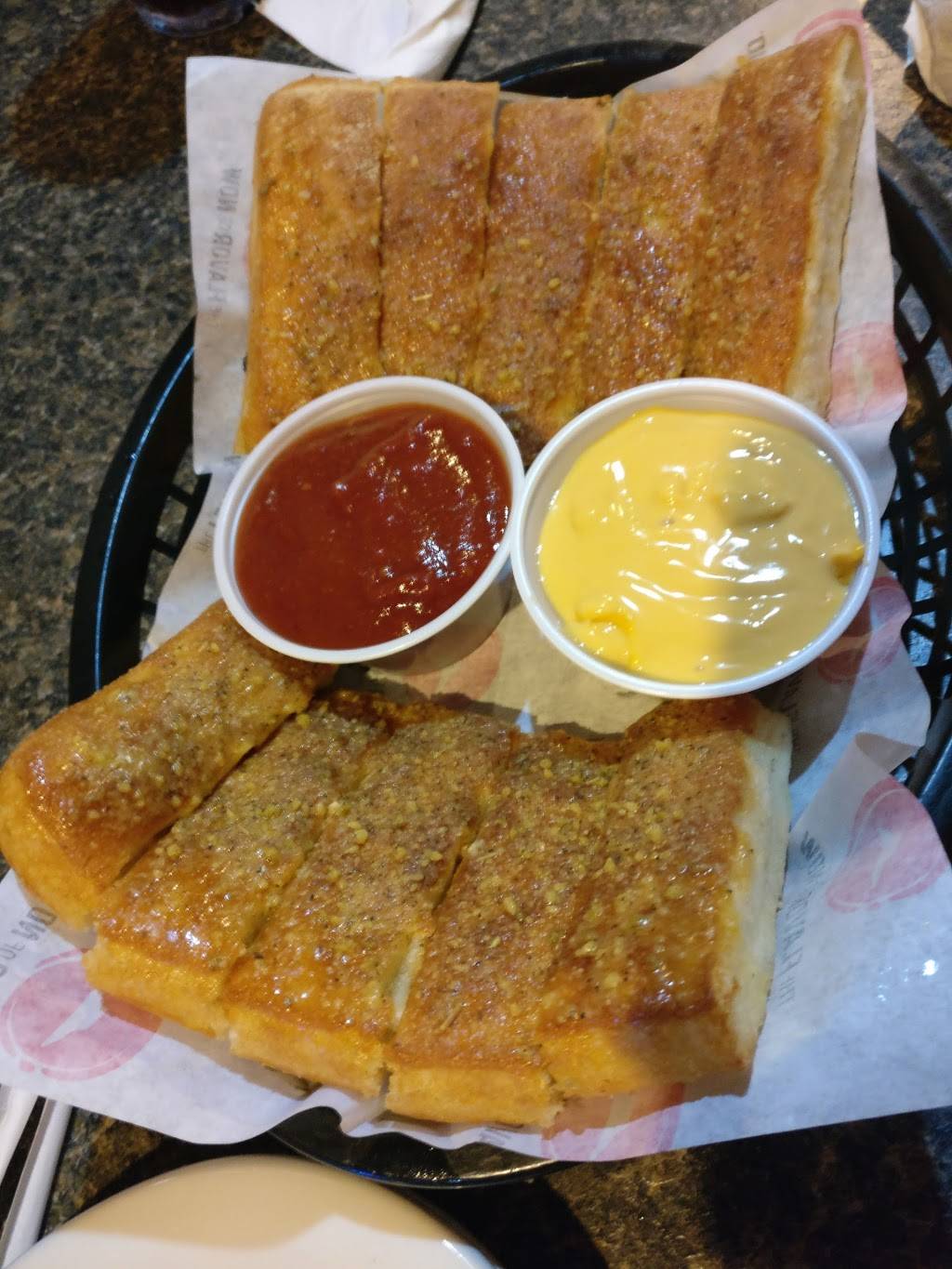 Pizza Hut | restaurant | 250 S Pete Ellis Dr, Bloomington, IN 47408, USA | 8123341662 OR +1 812-334-1662