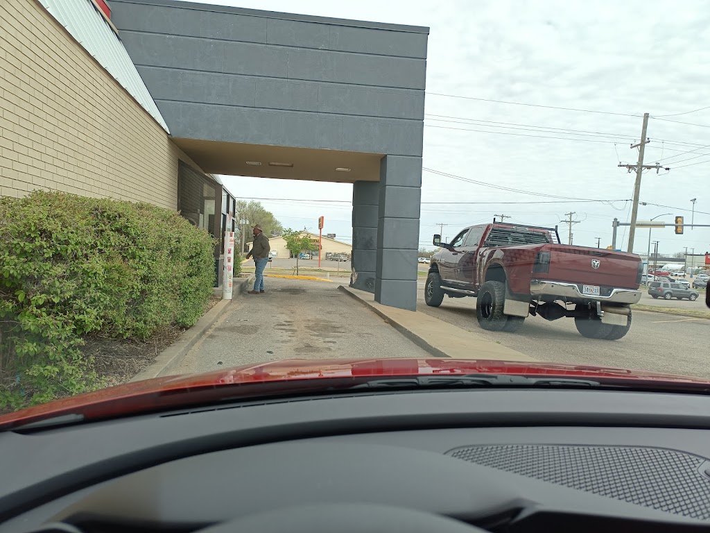 Burger King | restaurant | 2100 N Buckeye Ave, Abilene, KS 67410, USA | 7853408991 OR +1 785-340-8991