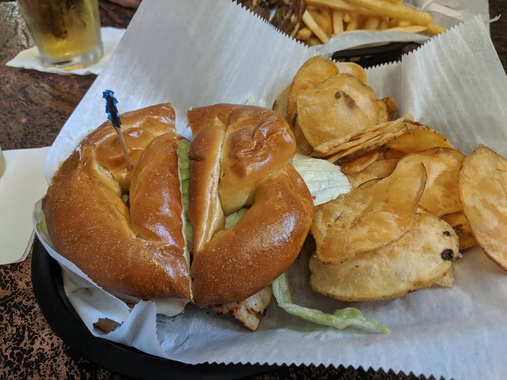 Coonans Irish Hub | restaurant | 1004 N Johnson St, Bay City, MI 48708, USA | 9894021177 OR +1 989-402-1177