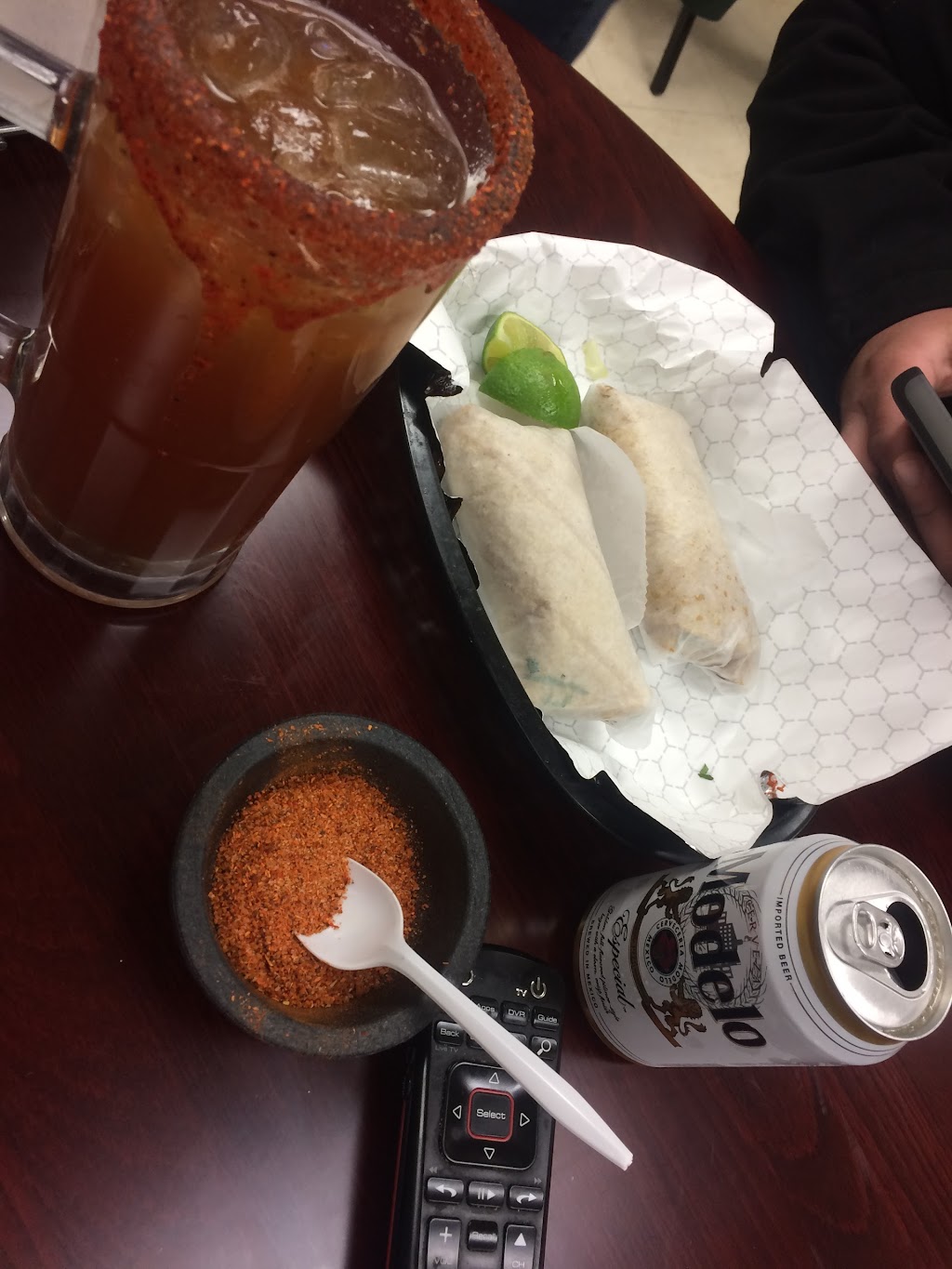 Burbank Food Liquor & Deli | restaurant | 4818 W 83rd St, Burbank, IL 60459, USA | 7084246321 OR +1 708-424-6321