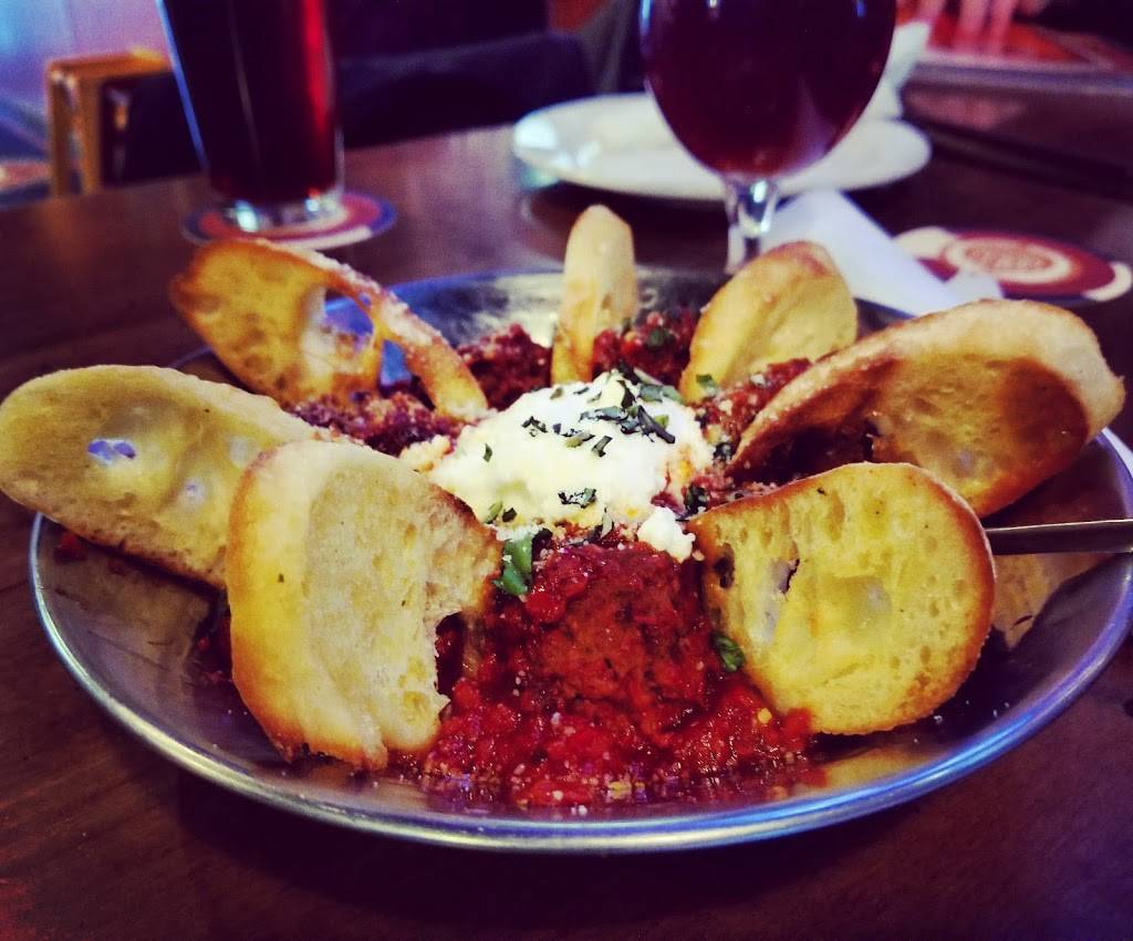 Beerhead Bar & Eatery - Schaumburg | restaurant | 888 N Meacham Rd, Schaumburg, IL 60173, USA | 8475178300 OR +1 847-517-8300