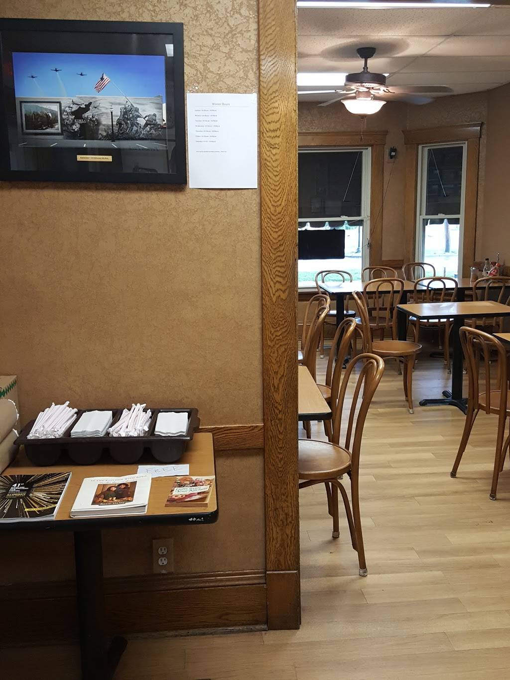 Hot Dog Heaven | restaurant | 493 Cleveland Ave, Amherst, OH 44001, USA | 4409887404 OR +1 440-988-7404