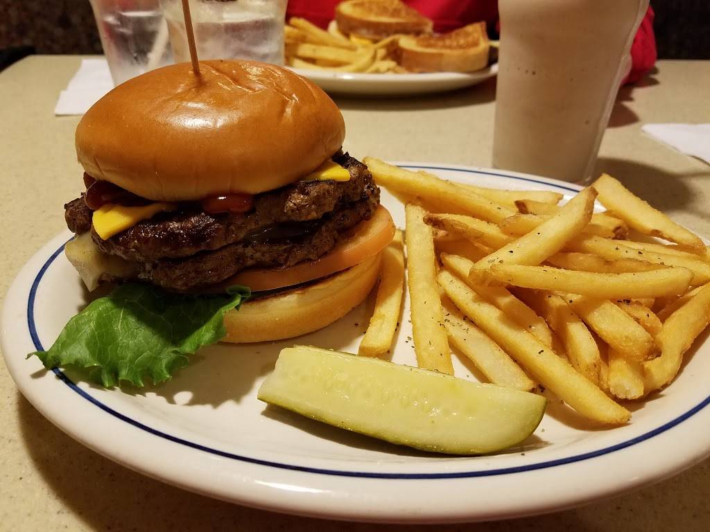 IHOP | restaurant | 3760 N Halsted St, Chicago, IL 60613, USA | 7732960048 OR +1 773-296-0048