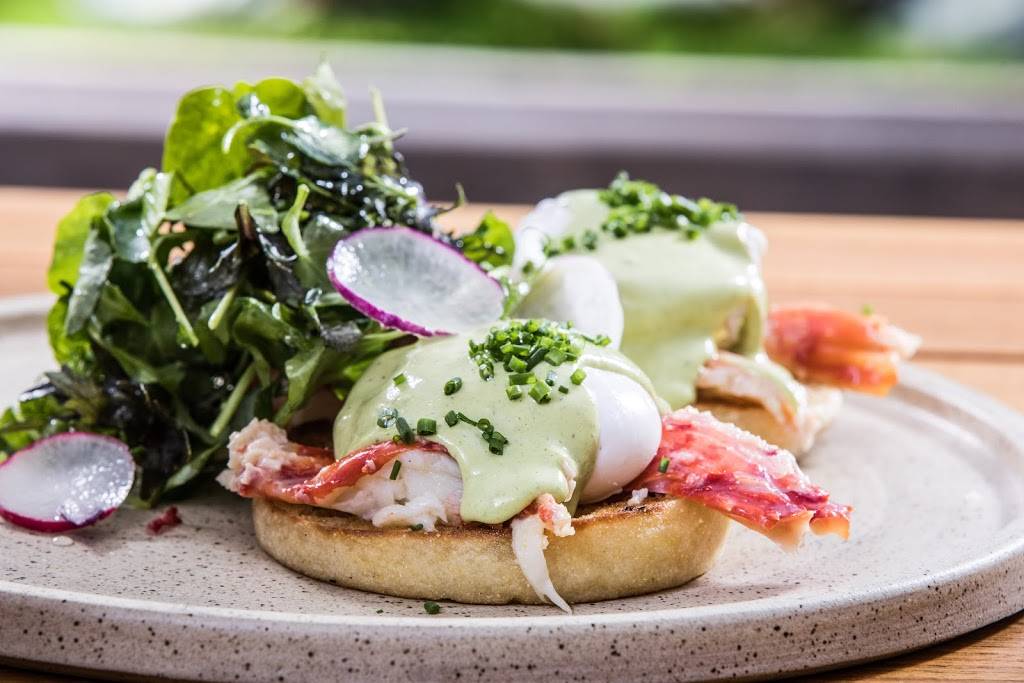 Streeterville Social | restaurant | 455 N Park Dr, Chicago, IL 60611, USA | 3128406617 OR +1 312-840-6617