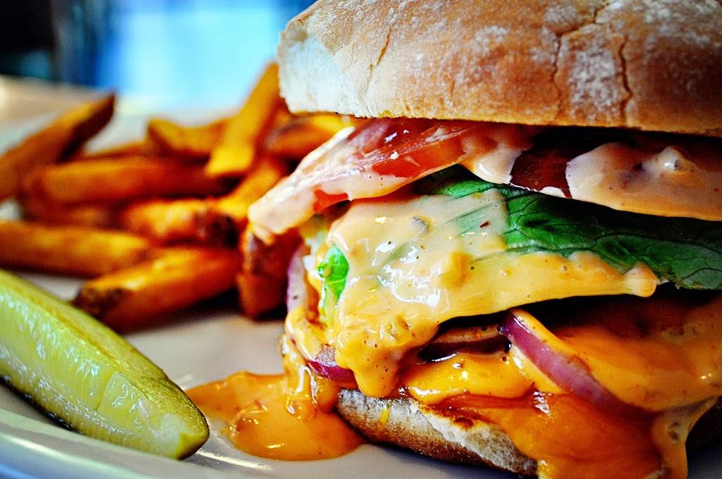 Rivers Edge Cafe | cafe | 8740 La Riviera Dr, Sacramento, CA 95826, USA | 9163622221 OR +1 916-362-2221