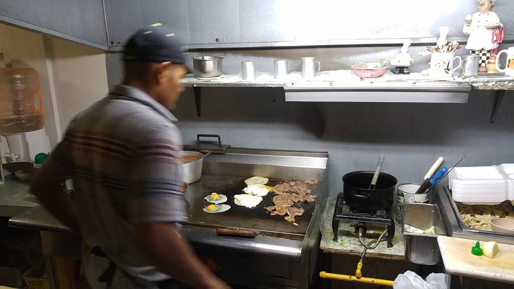 LONCHERIA D MORAN | restaurant | Calle N 13035, Aeropuerto, 22404 Tijuana, B.C., Mexico | 016646826660 OR +52 664 682 6660