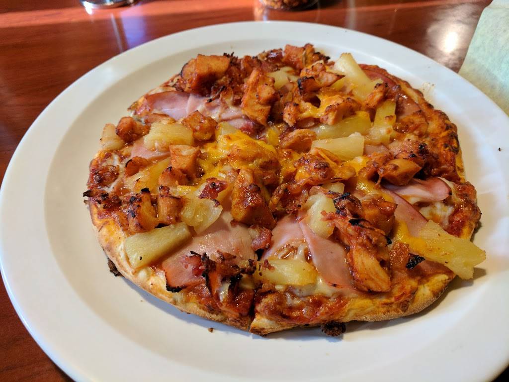 Straw Hat Pizza | restaurant | 3765 La Sierra Ave, Riverside, CA 92505, USA | 9513542590 OR +1 951-354-2590