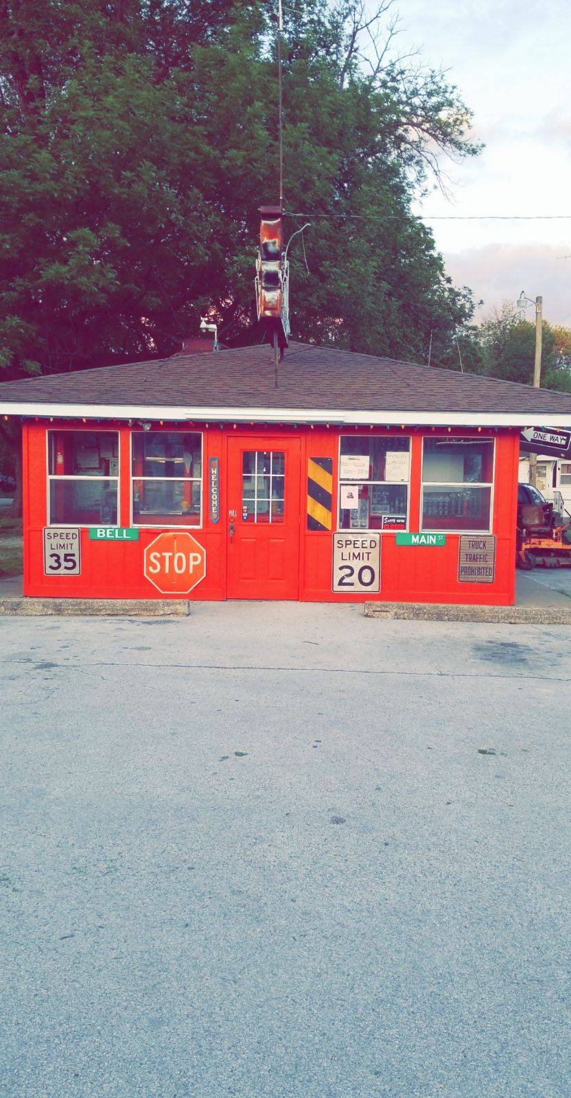 Mc Kays Dari Creme | restaurant | 200 S 4th St, Jasper, MO 64755, USA | 4173942954 OR +1 417-394-2954